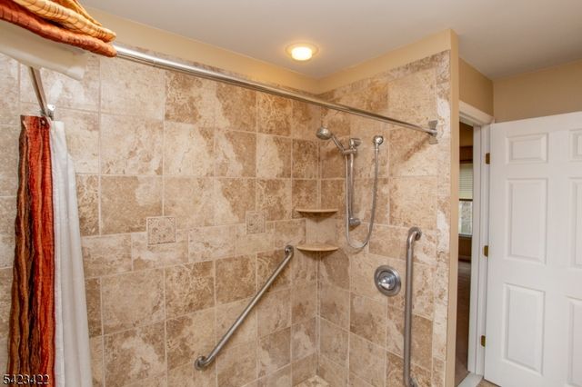 4 Melita Rd, Alexandria Twp., NJ 08848