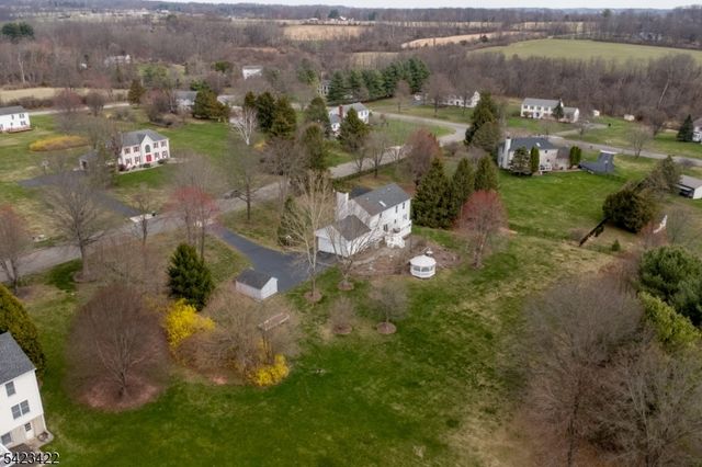 4 Melita Rd, Alexandria Twp., NJ 08848