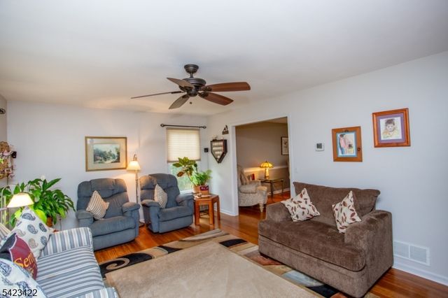 4 Melita Rd, Alexandria Twp., NJ 08848