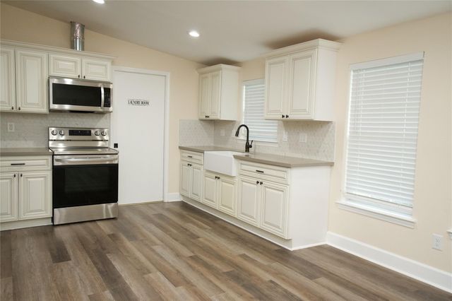 4501 Westwood Lane, Manvel, TX 77578