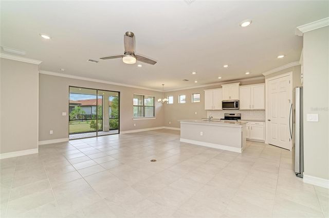 564 MARAVIYA BOULEVARD, Nokomis, FL 34275