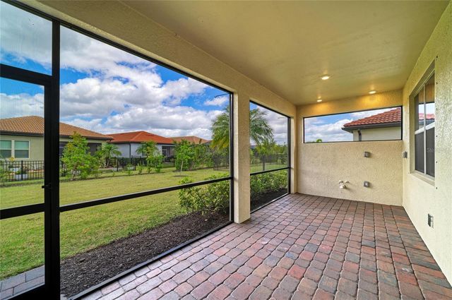 564 MARAVIYA BOULEVARD, Nokomis, FL 34275