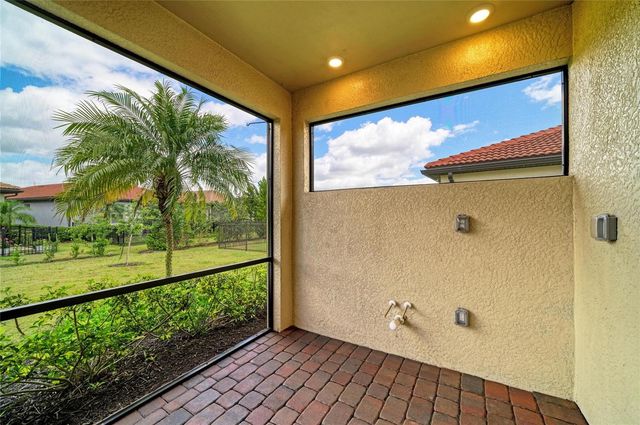 564 MARAVIYA BOULEVARD, Nokomis, FL 34275