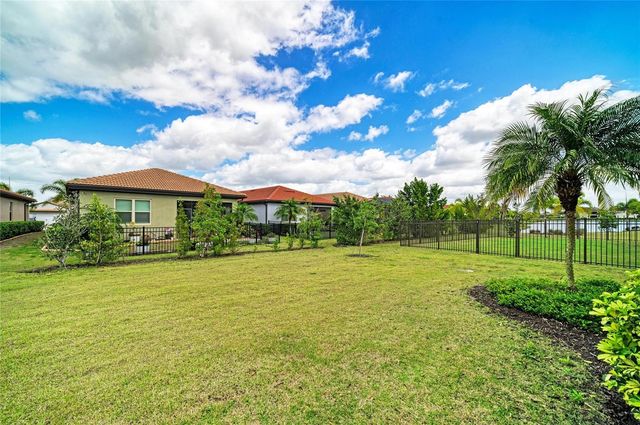 564 MARAVIYA BOULEVARD, Nokomis, FL 34275