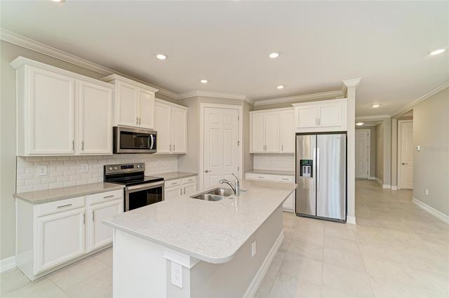 564 MARAVIYA BOULEVARD, Nokomis, FL 34275
