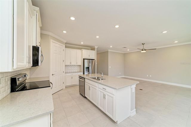 564 MARAVIYA BOULEVARD, Nokomis, FL 34275