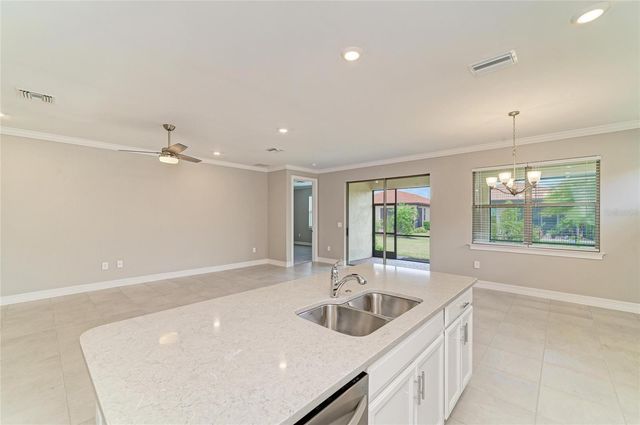 564 MARAVIYA BOULEVARD, Nokomis, FL 34275