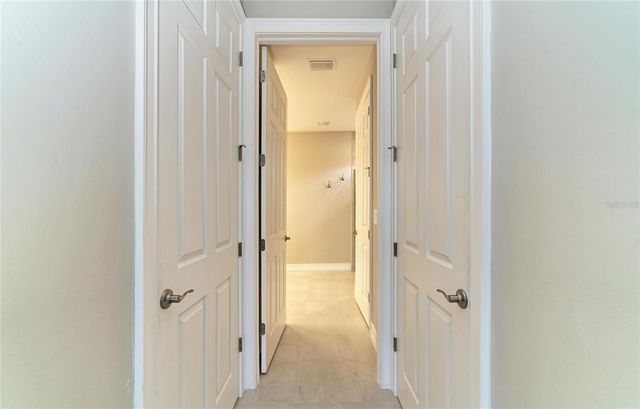 564 MARAVIYA BOULEVARD, Nokomis, FL 34275
