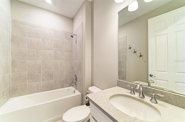 564 MARAVIYA BOULEVARD, Nokomis, FL 34275