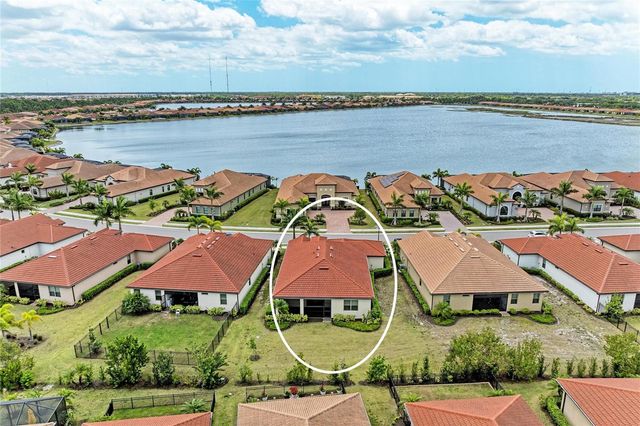 564 MARAVIYA BOULEVARD, Nokomis, FL 34275