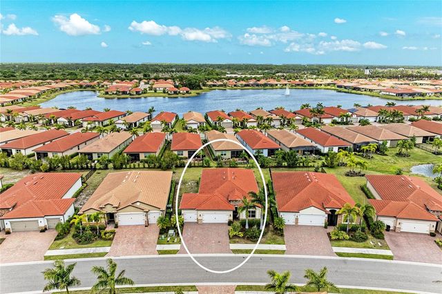 564 MARAVIYA BOULEVARD, Nokomis, FL 34275