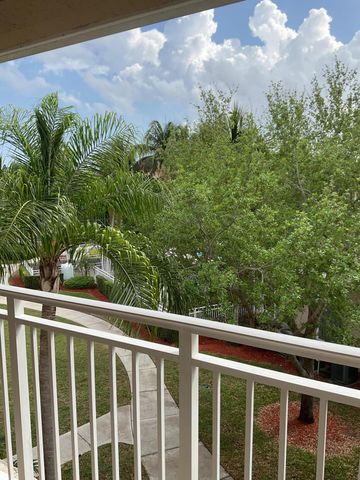 6418 Emerald Dunes Drive 305, West Palm Beach, FL 33411