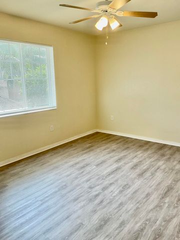 6418 Emerald Dunes Drive 305, West Palm Beach, FL 33411