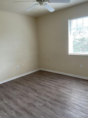 6418 Emerald Dunes Drive 305, West Palm Beach, FL 33411