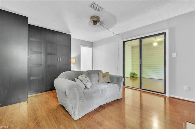 4022 Roebling LN, Virginia Beach, VA 23452