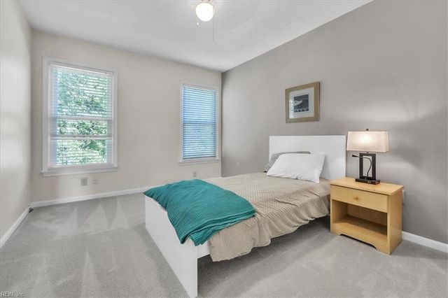4022 Roebling LN, Virginia Beach, VA 23452