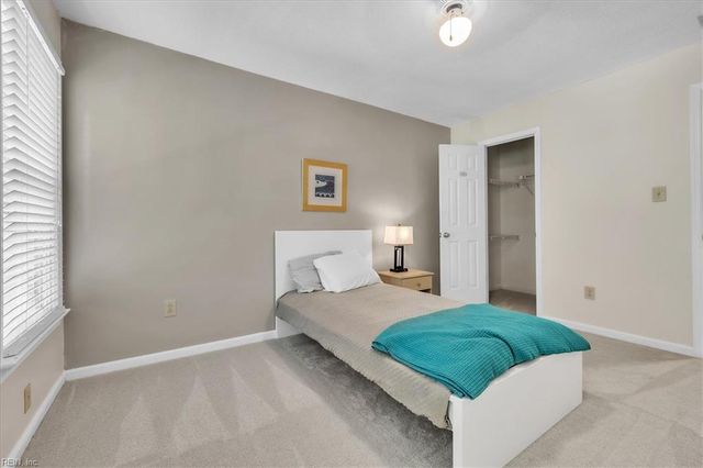 4022 Roebling LN, Virginia Beach, VA 23452