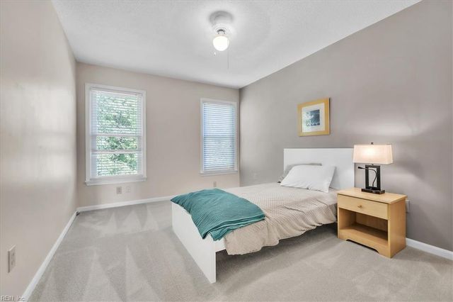 4022 Roebling LN, Virginia Beach, VA 23452