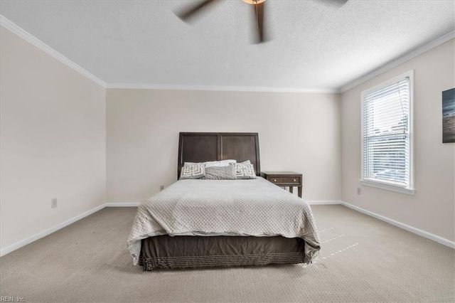 4022 Roebling LN, Virginia Beach, VA 23452