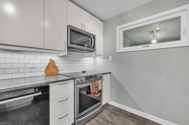 4022 Roebling LN, Virginia Beach, VA 23452