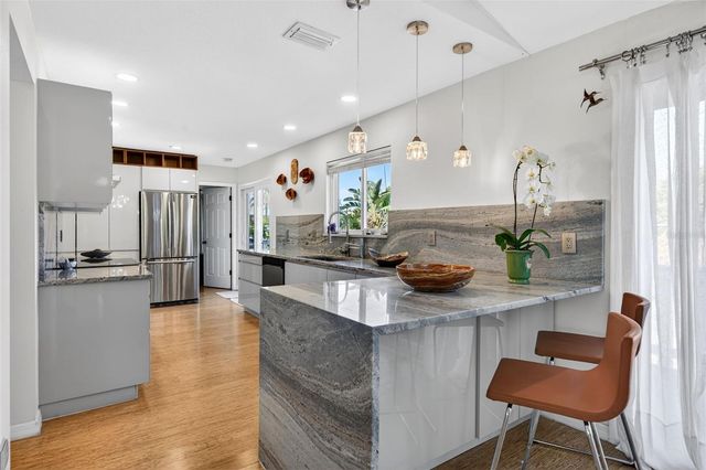 504 BAYVIEW PARKWAY, Nokomis, FL 34275