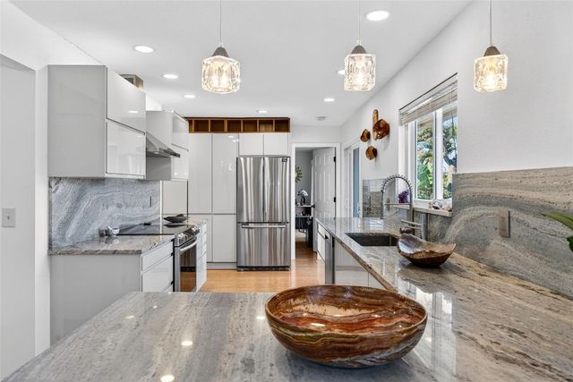 504 BAYVIEW PARKWAY, Nokomis, FL 34275