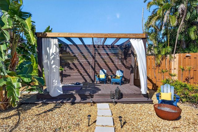 504 BAYVIEW PARKWAY, Nokomis, FL 34275