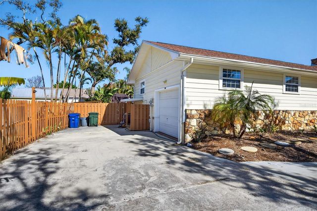 504 BAYVIEW PARKWAY, Nokomis, FL 34275