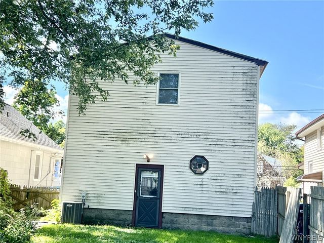 323 74th Street, Niagara Falls, NY 14304