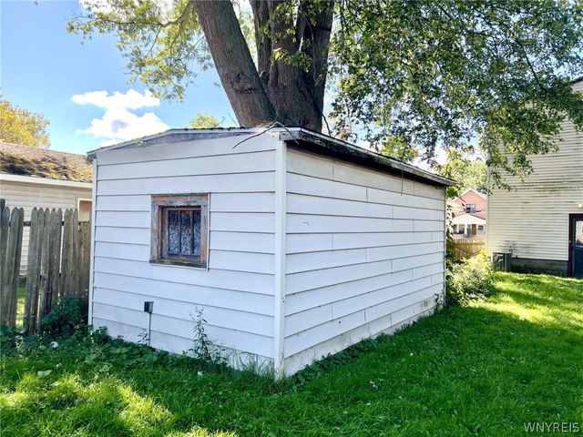 323 74th Street, Niagara Falls, NY 14304