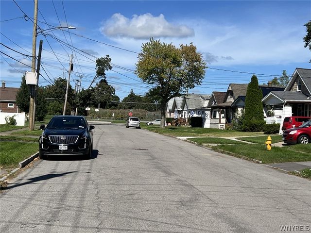 323 74th Street, Niagara Falls, NY 14304