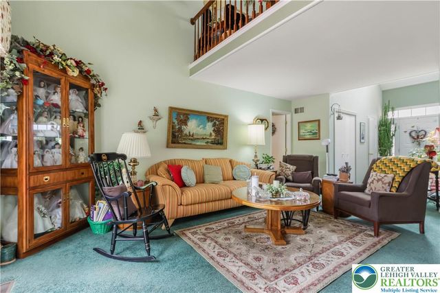 3244 Oakland Square Drive, Bethlehem Twp, PA 18020