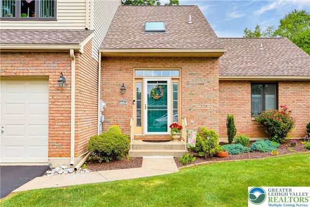 3244 Oakland Square Drive, Bethlehem Twp, PA 18020