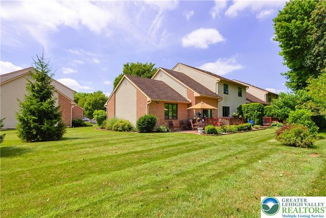 3244 Oakland Square Drive, Bethlehem Twp, PA 18020