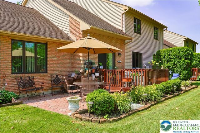 3244 Oakland Square Drive, Bethlehem Twp, PA 18020