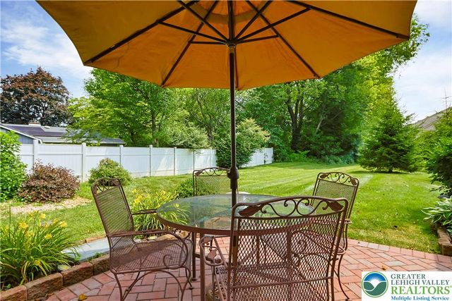3244 Oakland Square Drive, Bethlehem Twp, PA 18020