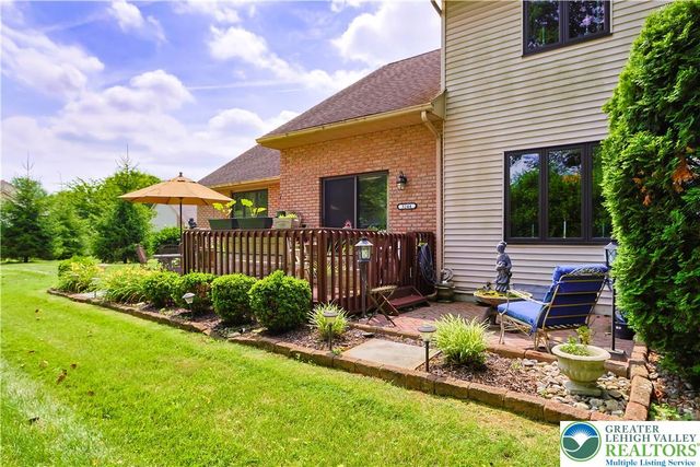 3244 Oakland Square Drive, Bethlehem Twp, PA 18020