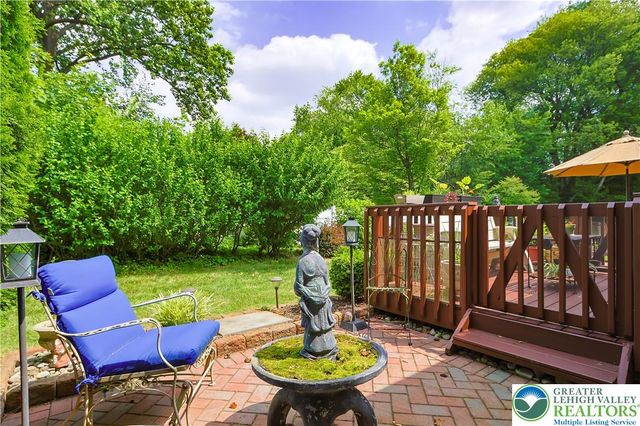 3244 Oakland Square Drive, Bethlehem Twp, PA 18020