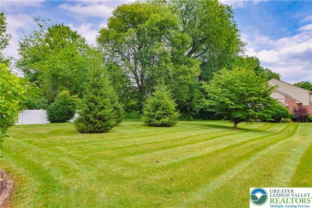 3244 Oakland Square Drive, Bethlehem Twp, PA 18020