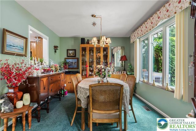 3244 Oakland Square Drive, Bethlehem Twp, PA 18020