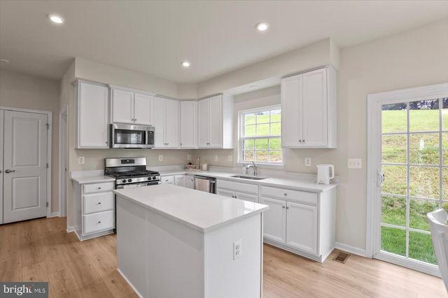 562 MONOCACY TRL, Spring Grove, PA 17362