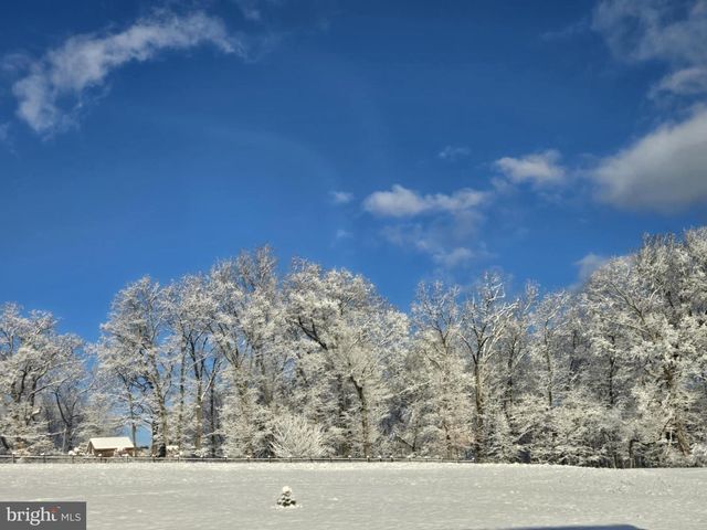 562 MONOCACY TRL, Spring Grove, PA 17362