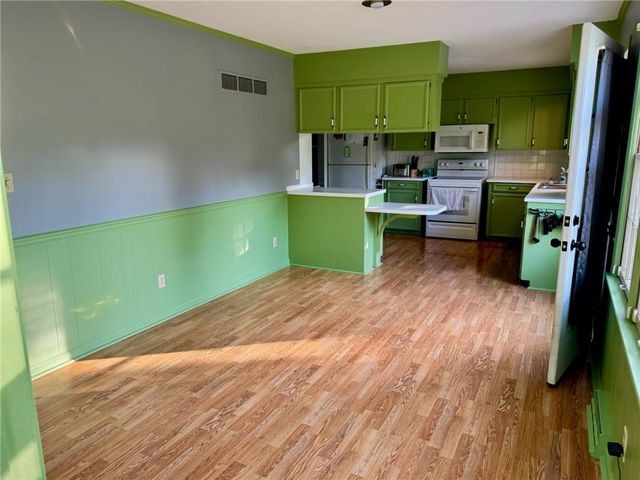 4024 Surrey Lane, Independence, MO 64055