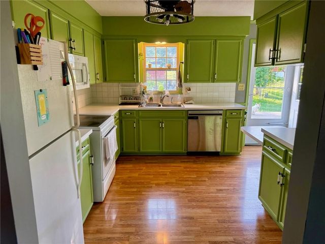 4024 Surrey Lane, Independence, MO 64055