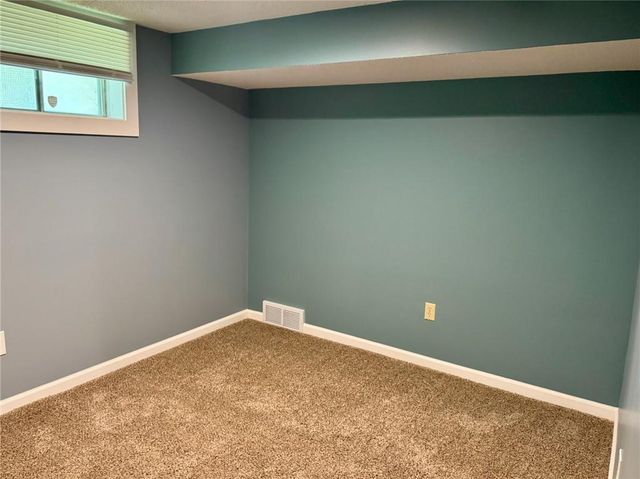 4024 Surrey Lane, Independence, MO 64055