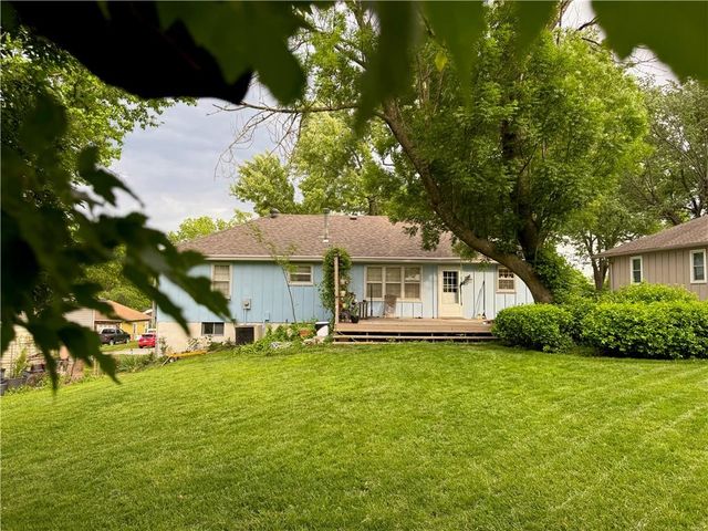 4024 Surrey Lane, Independence, MO 64055