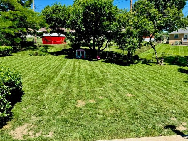 4024 Surrey Lane, Independence, MO 64055
