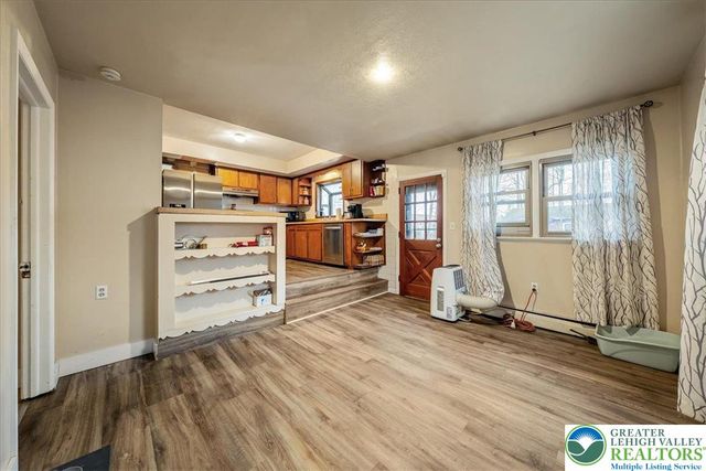 159 Summit Avenue, Coolbaugh Twp, PA 18346