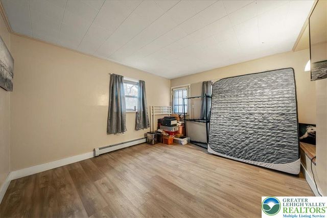 159 Summit Avenue, Coolbaugh Twp, PA 18346