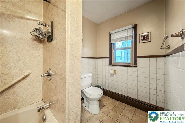 159 Summit Avenue, Coolbaugh Twp, PA 18346